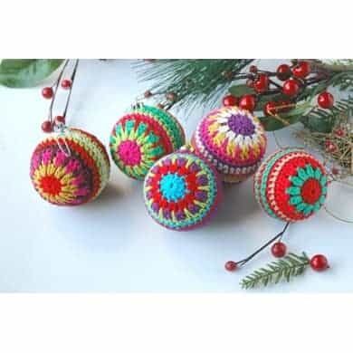 Crochet bauble