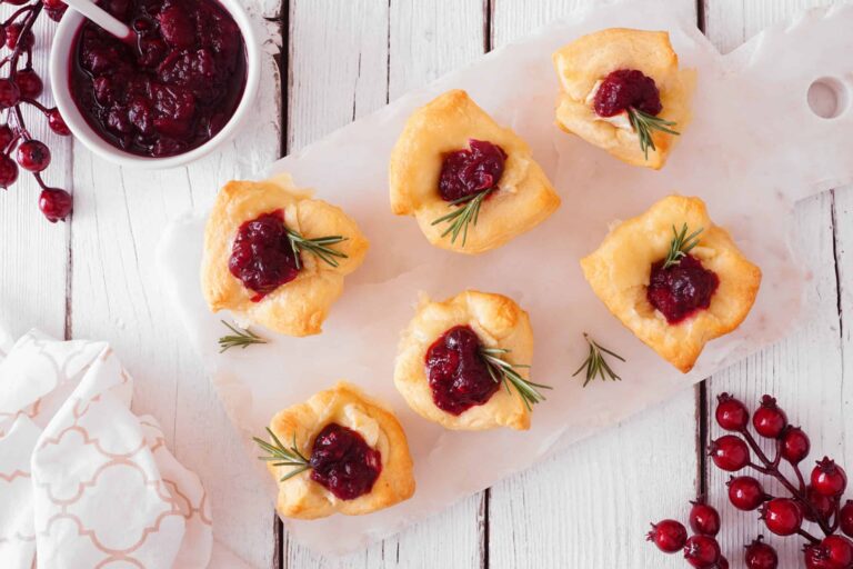 Easy & Quick Cranberry Brie Bites