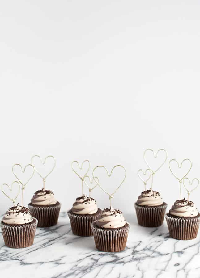 Wire cupcake toppers