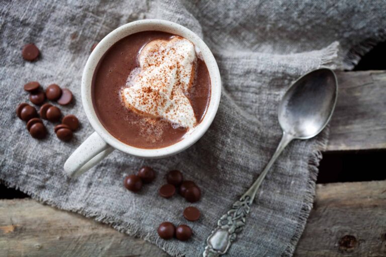 Slow Cooker Hot Chocolate: Easy & Delicious