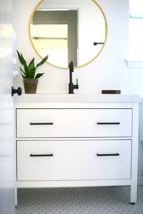 White modern vanity unit in bathroom