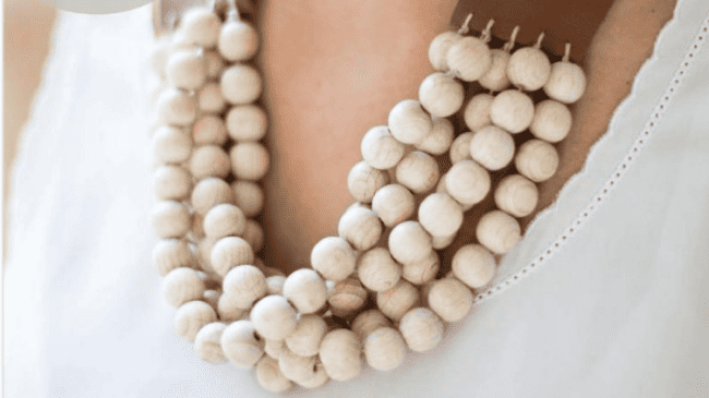 See these great ideas for DIY wood bead necklaces. We have 11 ideas here for unique & pretty necklaces 