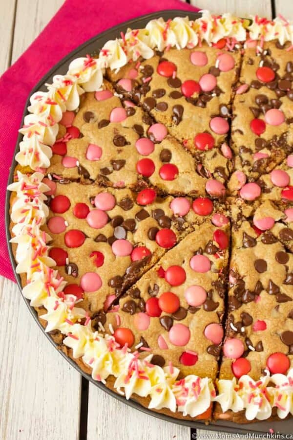 Chocolate Chip Cookie Pizza