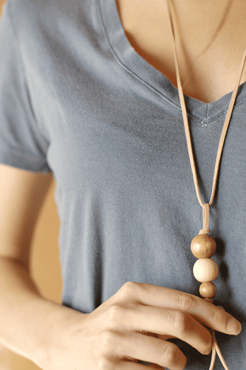 See these great ideas for DIY wood bead necklaces. We have 11 ideas here for unique & pretty necklaces 